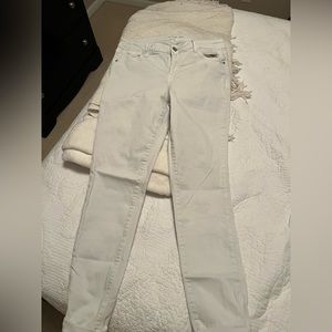 Old Navy skinny white jeans - Size 6